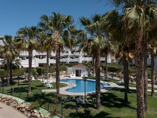Appartement  Avenida alcazaba. Ático con 2 dorm y solarium en pueblo salinas, vera playa almerí