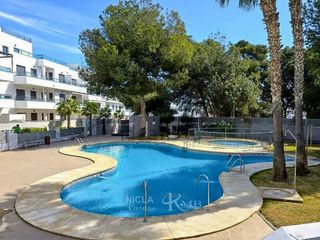 Apartamento  Calle vista alegre. Apartamento con ascensor, garaje y trastero en garrucha almería