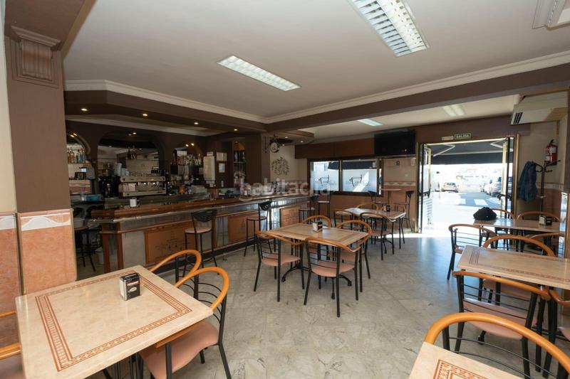 Foto 30499345-65d8-497e-b3bc-39109296e508. Local comercial bar zona silos con vivienda en La Paz Alcalá de Guadaira