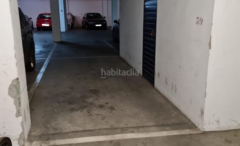 Foto f9620bc2-2f0b-4c9f-bcb9-e3b9c8f9209e. Car parking in Centro Alcalá de Guadaira