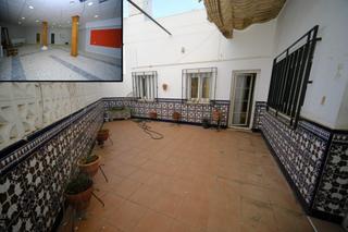 Maison à La Paz. Casa en planta alta con local cerca del parque centro