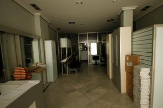Lloguer Oficina a Centro. Local de 200 m2 en el centro, con aseos.