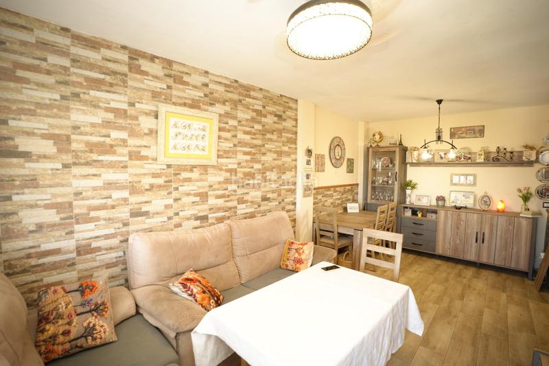 Foto 71cb57f8-39fa-4a96-ba1e-56e216431906. Pis amb aparcament piscina a Nueva Alcalá Alcalá de Guadaira