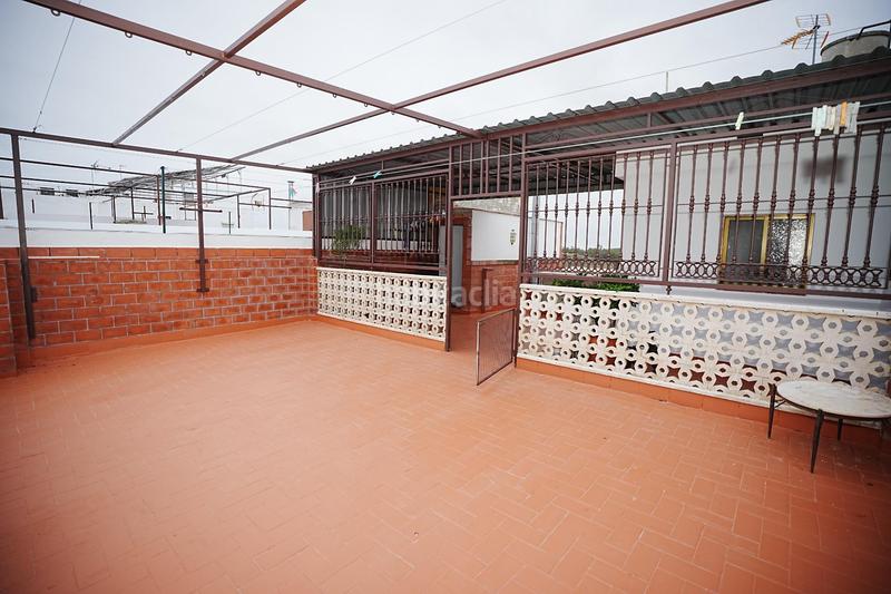 Foto b9ecfb0f-7d92-41df-8e2d-71495146e9d6. Casa a schiera con parcheggio in Oromana Alcalá de Guadaira