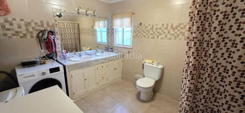 Foto ac5c24c0-a26d-471a-bd97-7543b8347f3e. Chalet con piscina in Oromana Alcalá de Guadaira