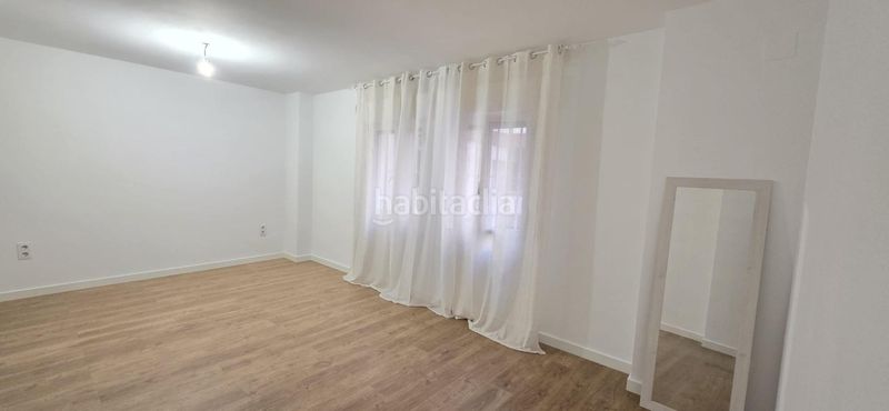 Foto e18853bb-2b65-4b32-b9dd-792e2b7fd447. Pis a Centro Alcalá de Guadaira