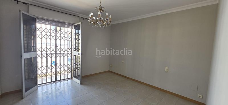 Foto f172d152-f930-42be-ad11-1daec45029b7. Casa amb aparcament a Nueva Alcalá Alcalá de Guadaira