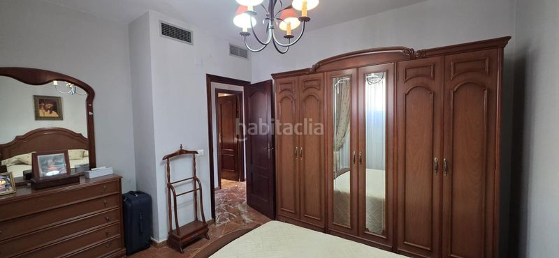 Foto 36d00e9f-f645-4e20-b40b-c58e1da42c69. Casa amb aparcament a Centro Alcalá de Guadaira