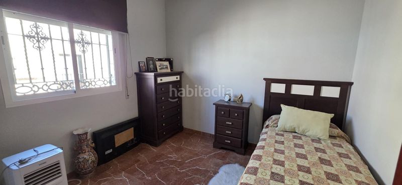 Foto 5856ebeb-5978-4f42-9298-6e3a281ee32a. Casa amb aparcament a Centro Alcalá de Guadaira