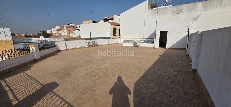 Foto 165d19d8-7e55-4fbe-a4bf-909901ea428a. Casa amb aparcament a Centro Alcalá de Guadaira
