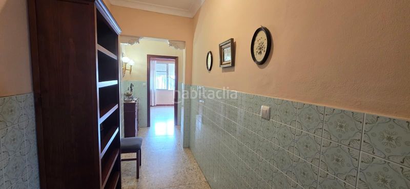 Foto 16dbaf32-7f6f-4837-a337-5f8196849705. Casa amb aparcament a Centro Alcalá de Guadaira