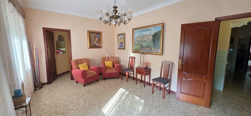 Foto 1ff1c621-d4d6-478f-8374-db2f1f7a9877. Casa amb aparcament a Centro Alcalá de Guadaira