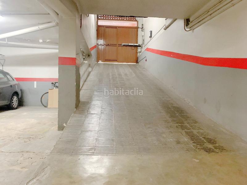 Foto bd21ee02-b336-4fa8-bcda-d63e85188cd0. Car parking in Sant Antoni Barcelona