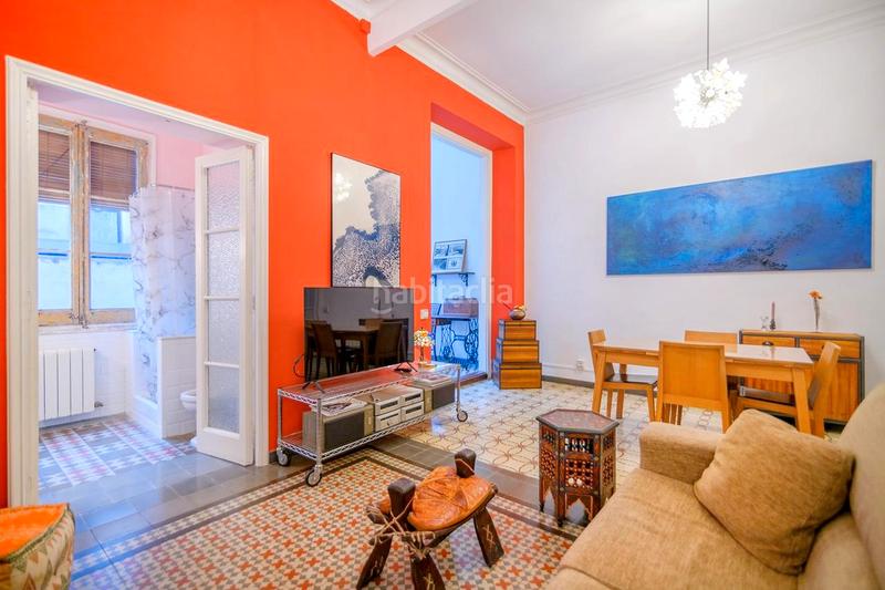 Foto 619e83c9-e855-460c-8da3-93612af99646. Piso vivienda con encanto con ascensor en Raval Barcelona