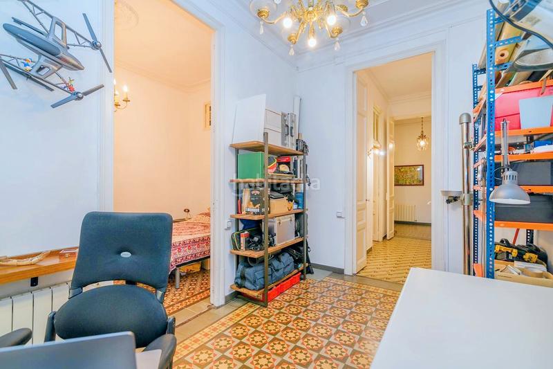 Foto 6829e466-ec18-415b-9599-76c0589b3a53. Piso vivienda con encanto con ascensor en Raval Barcelona
