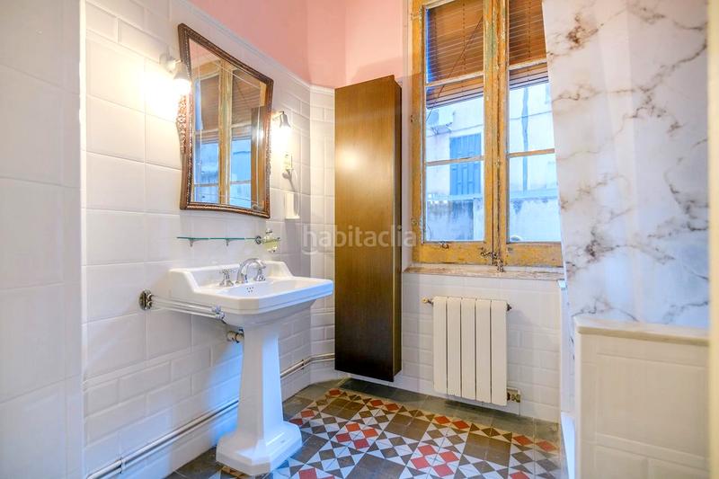 Foto 70f802e6-b84f-47d2-8a31-a4af1402ef4b. Piso vivienda con encanto con ascensor en Raval Barcelona