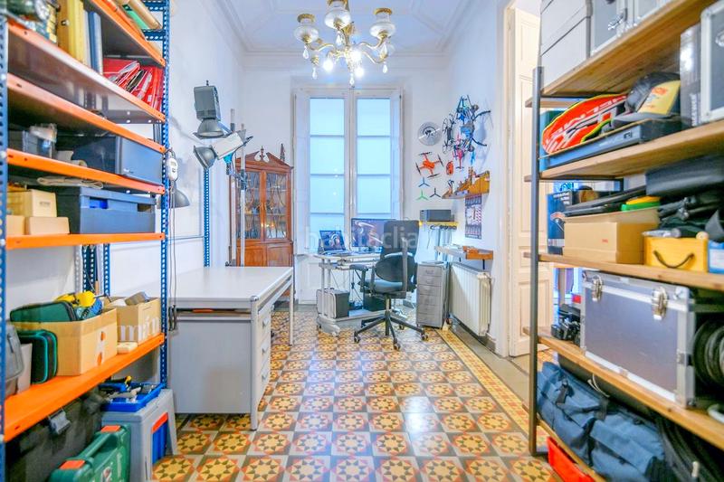 Foto b29b720c-beca-4478-ab8c-2e2851affa4e. Piso vivienda con encanto con ascensor en Raval Barcelona