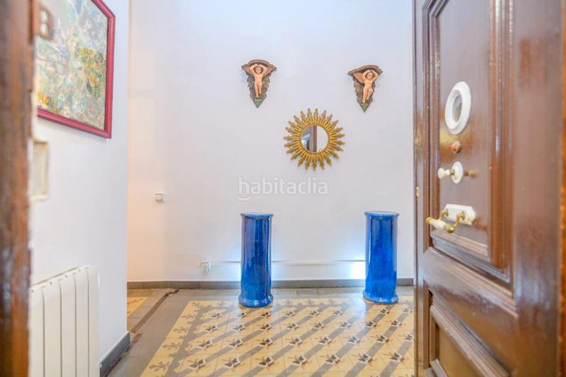 Foto f2ebfee8-b7e9-4a3f-967f-e6351806d57d. Piso vivienda con encanto con ascensor en Raval Barcelona