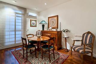 Appartement  Carrer del comte d'urgell. Vivienda llena de calidez y encanto