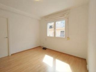 Appartement  Carrer de bassegoda. Piso de 2 dormitorios dobles, exterior con mucha luz natural y s