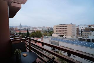 Pis  Carrer de nàpols. Piso alto con ascensor, exterior, balcón, todo reformado