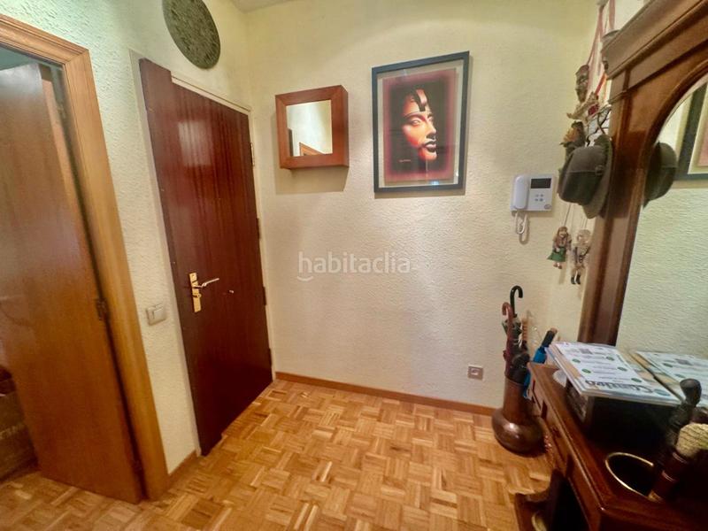 Foto 210ca6cd-585f-4c60-93e0-a893cee1c72e. Ático  con amplio balcón, exterior, ascensor, plaza de pk y trastero opcionales al pvp en Barcelona