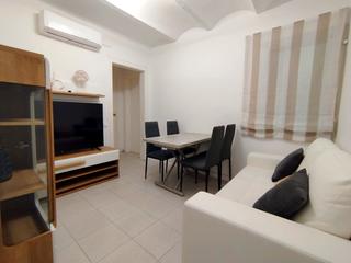 Flat  Carrer enginyer moncunill. Vivienda con encanto de 3 dormitorios, toda reformada