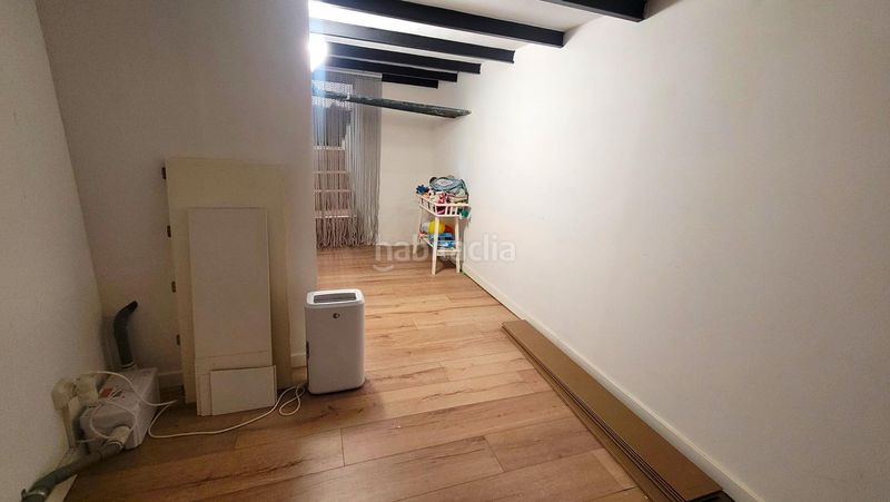 Foto 6b70dbf6-b5e9-4658-bbf2-1f1675f0704c. Local comercial a Raval Barcelona