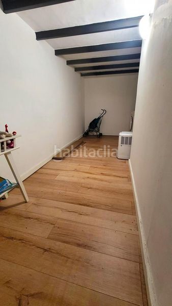 Foto ee4a1786-7b5f-4ce0-b44b-11f394a6a5c0. Local comercial a Raval Barcelona