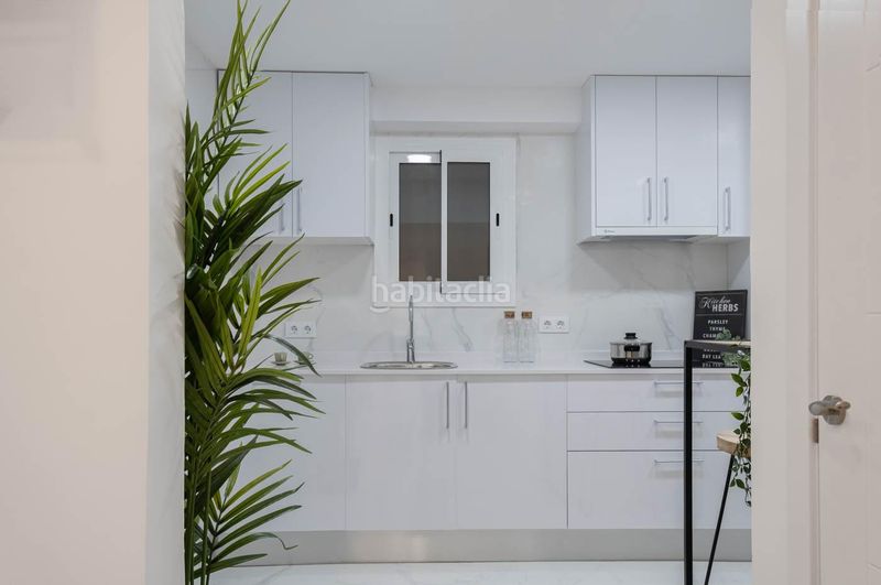 Foto 113fa700-8b31-4662-8dda-b53cd019274a. Pis a Raval Barcelona