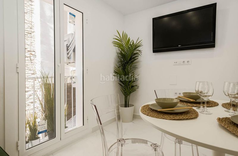 Foto e3b54c83-de5e-4df6-ab7a-b25bce8c99e6. Pis a Raval Barcelona