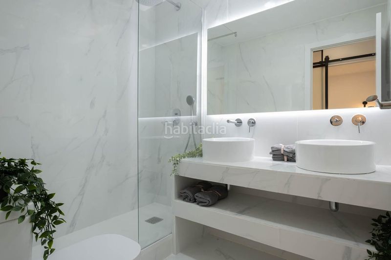 Foto edb9c6e2-f77f-409c-80e5-f365a9311f47. Pis a Raval Barcelona