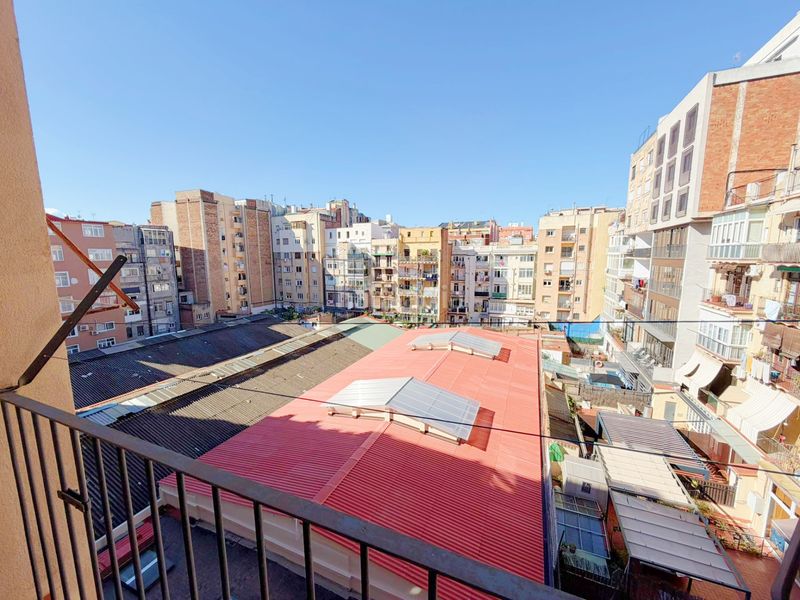 Foto 8427b055-b4cc-4623-84de-38215fd6c5d9. Pis a Sant Antoni Barcelona