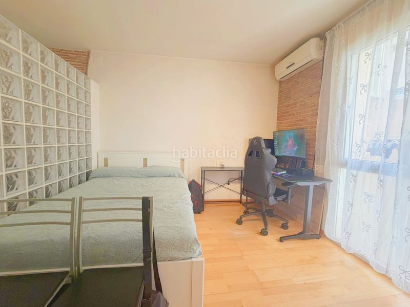 Foto 4b7365fb-230c-482f-b9cd-53a4f64e2d0d. Pis a Raval Barcelona