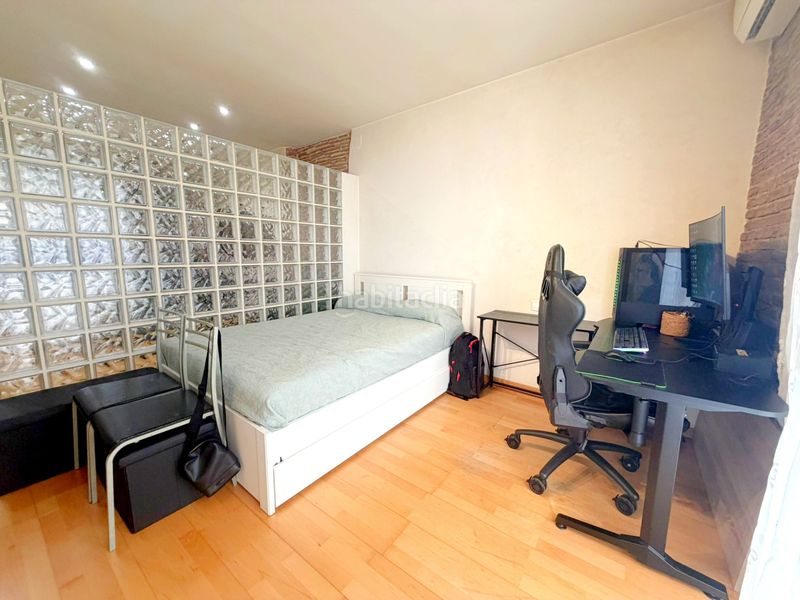 Foto b2a718c1-3f74-485a-b57f-b961b8f579ce. Pis a Raval Barcelona