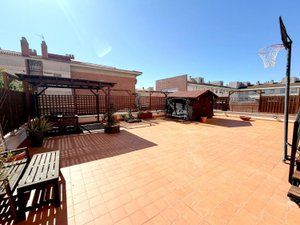 Pis  Passeig comte de vilardaga. Exclusiva vivienda en mas lluí con 143 m² de terraza privada