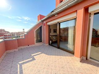 Penthouse  Carrer santa eulàlia. Ático con terraza a nivel y ascensor en calle santa eulalia