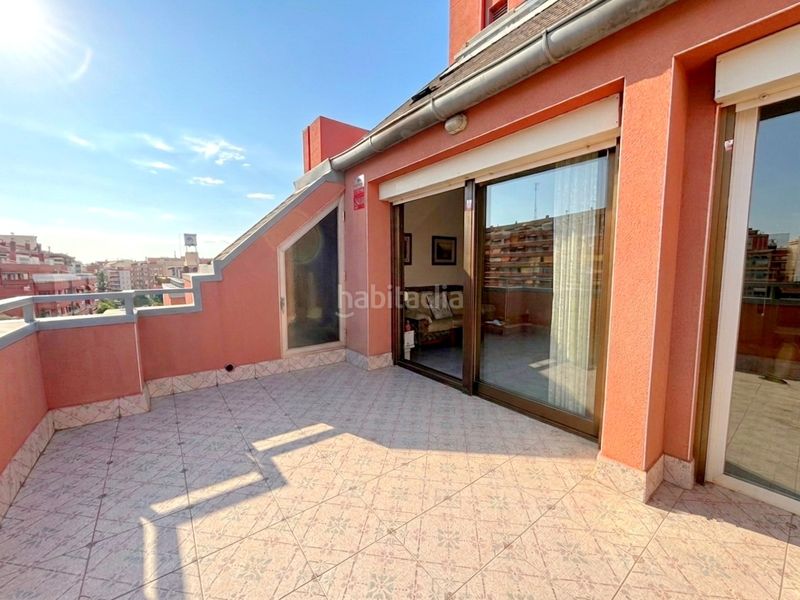 Foto b361b146-566d-496b-ba6c-7209a9a14538. Ático  con terraza a nivel y ascensor en calle santa eulalia en Hospitalet de Llobregat (L´)