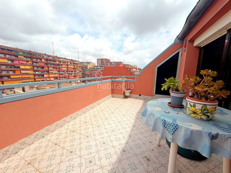 Foto bf1c8503-a3d2-4e81-ad6e-03a637693647. Ático  con terraza a nivel y ascensor en calle santa eulalia en Hospitalet de Llobregat (L´)