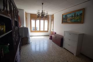 Casa a Albesa. Casa de pueblo de 4 plantas con muchas posibilidades de reforma.