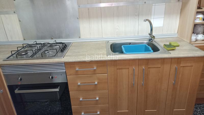 Foto b244442e-48b9-4c36-a2c3-fb308fd5c1ef. Casa  de pueblo con gran almacén en la parte alta en Camarasa