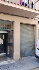 Business premise  Carrer mossèn jaume urgell. Local comercial ocupado ilegalmente