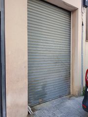 Business premise  Carrer mossèn jaume urgell. Local comercial ocupado ilegalmente