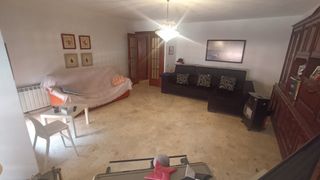Edificio  Passeig de lluís companys. Edificio de uso mixto en cambrils con derecho de vuelo