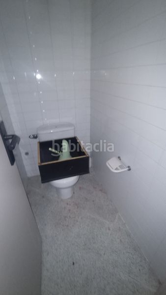 Foto 8d2f582d-d089-43eb-8e87-565c5bea30ea. Local comercial amb calefacció a Cappont Lleida