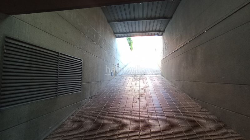 Foto cdc002cd-7f73-4df9-a378-ef8a04a2f9a7. Autoparkplatz in Príncep de Viana-Clot-Xalets Humbert Torres Lleida