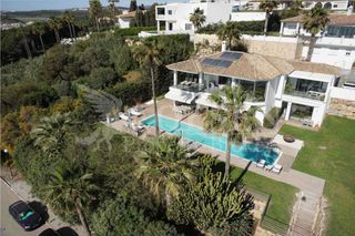 Chalet in Guadalobón. Lujosa villa con vistas panorámicas al mar en estepona - málaga
