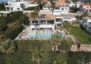 Chalet en Guadalobón. Lujosa villa con vistas panorámicas al mar en estepona - málaga