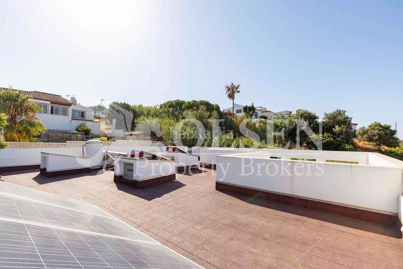 Foto 35727c15-19aa-4888-8ae8-4a0824819812. Chalet mit parking pool in Valle Romano Golf Estepona