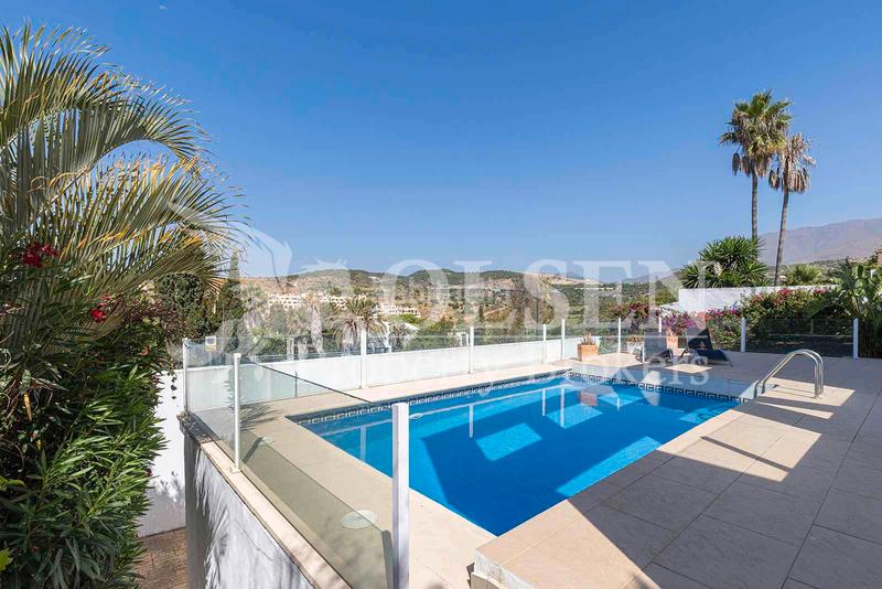 Foto 5bac11a7-0e1d-422d-8cec-5dcaeeb5d9aa. Chalet mit parking pool in Valle Romano Golf Estepona